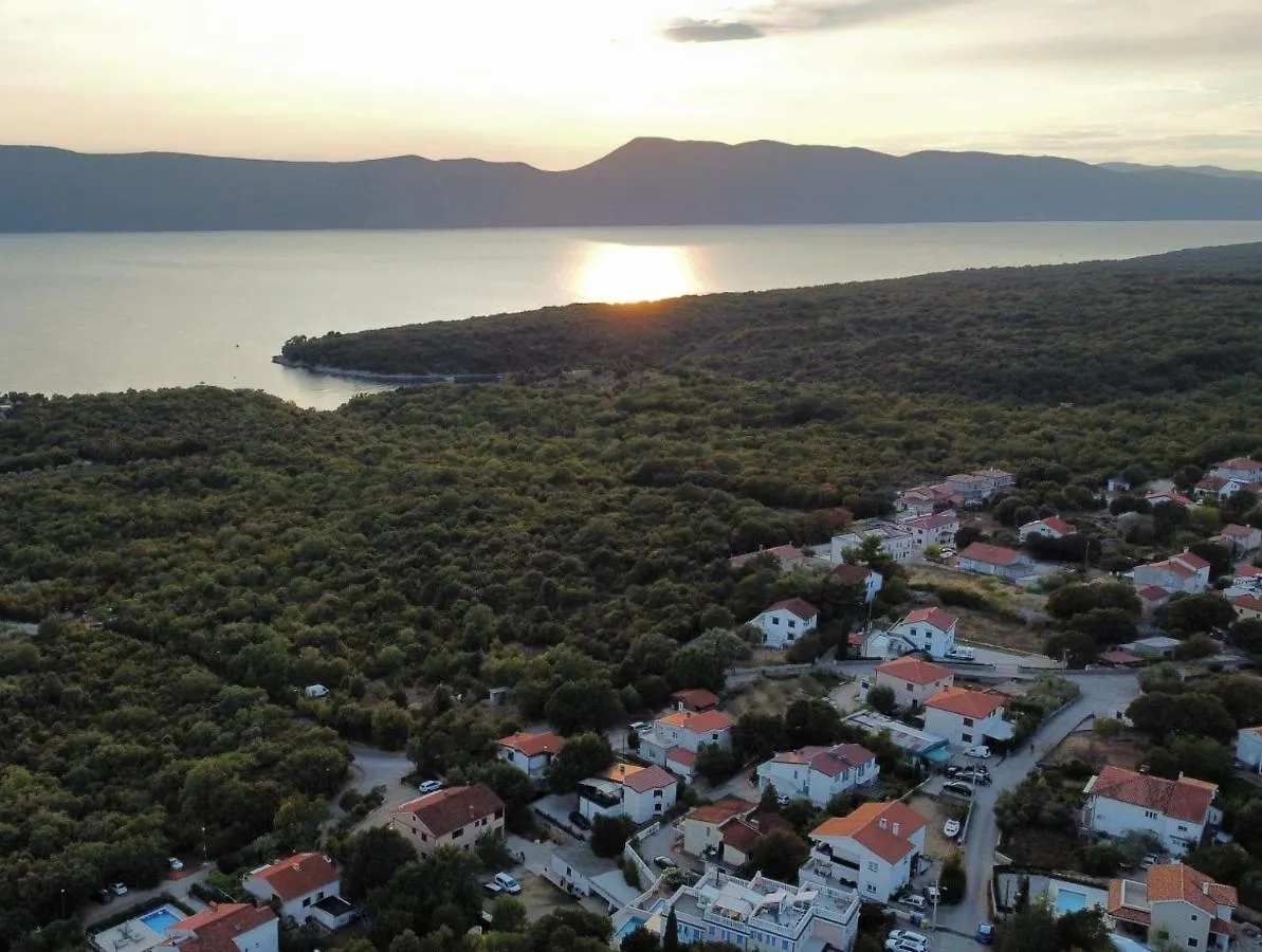 Apartment Pin Pinezici  Croatia