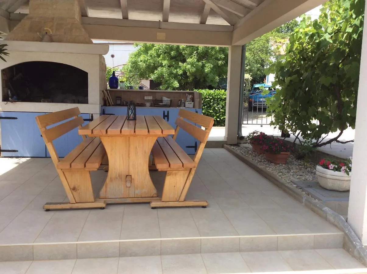 Apartment Pin Pinezici  Croatia
