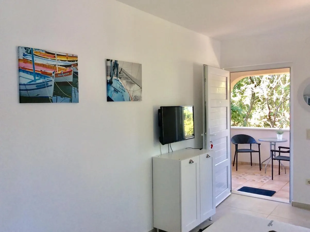 Apartment Pin Pinezici  0*, Pinezici (Krk)
